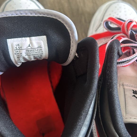 Air Jordan Nike high top shoes - Picture 7 of 8